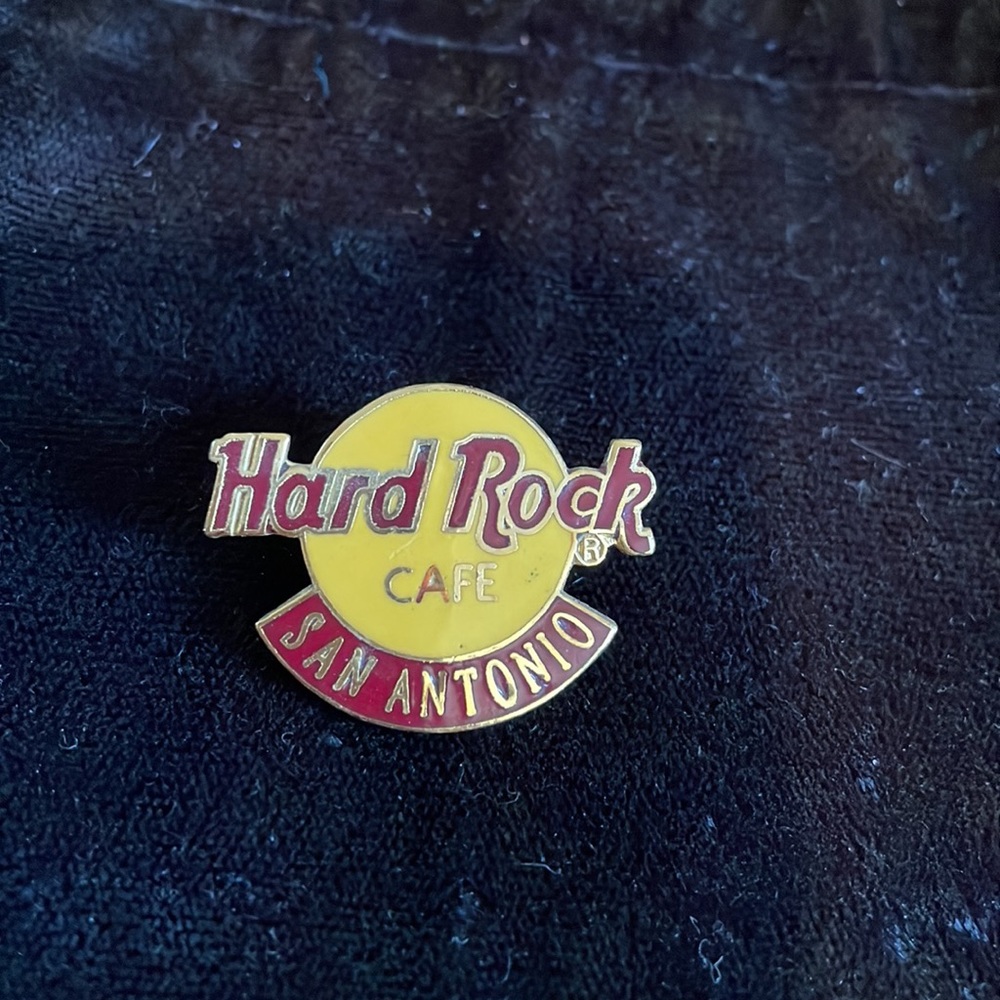 Hard Rock Cafe Pins - Picture 5 of 11